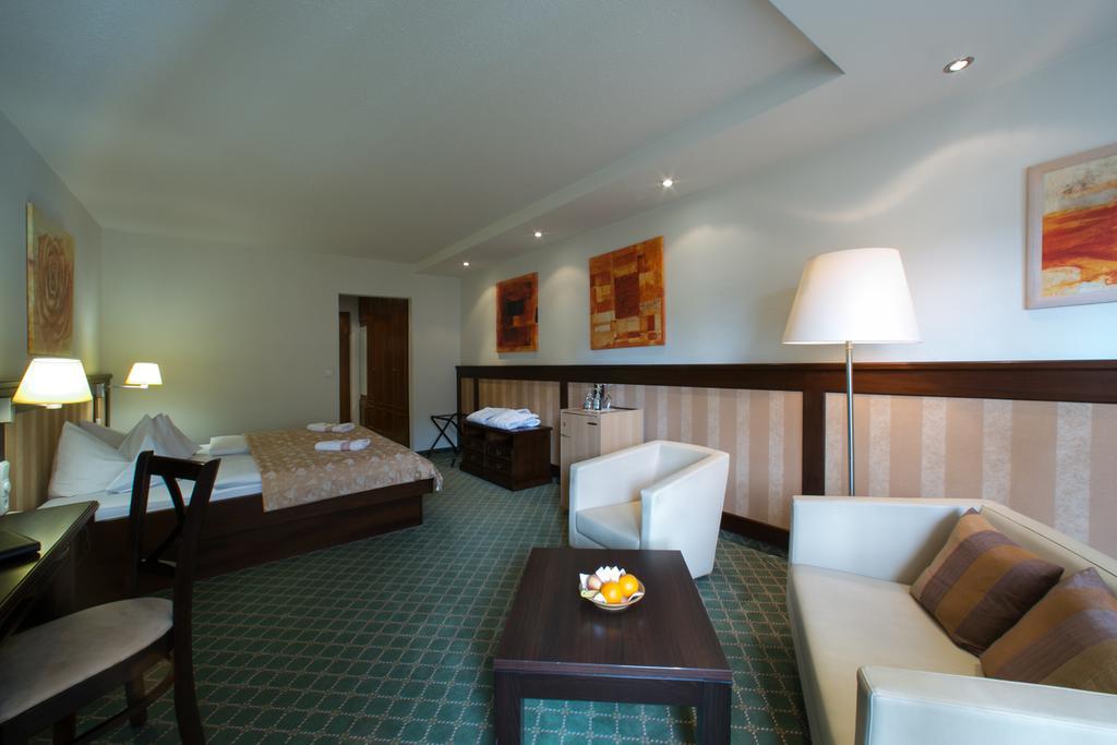 Hotel Hirsch Oberstaufen Buitenkant foto